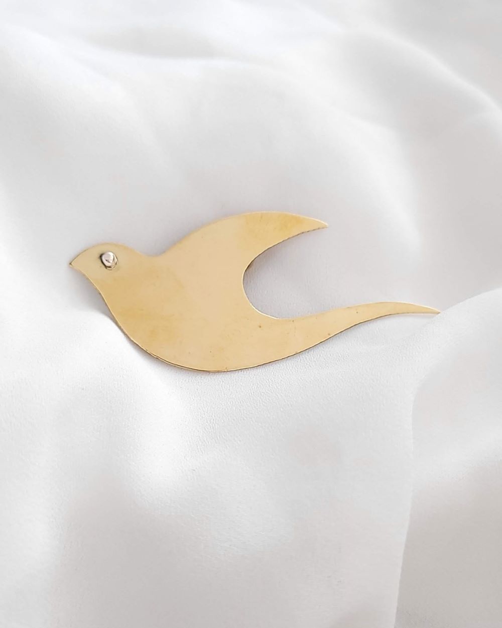 Broche fabriquée à la main