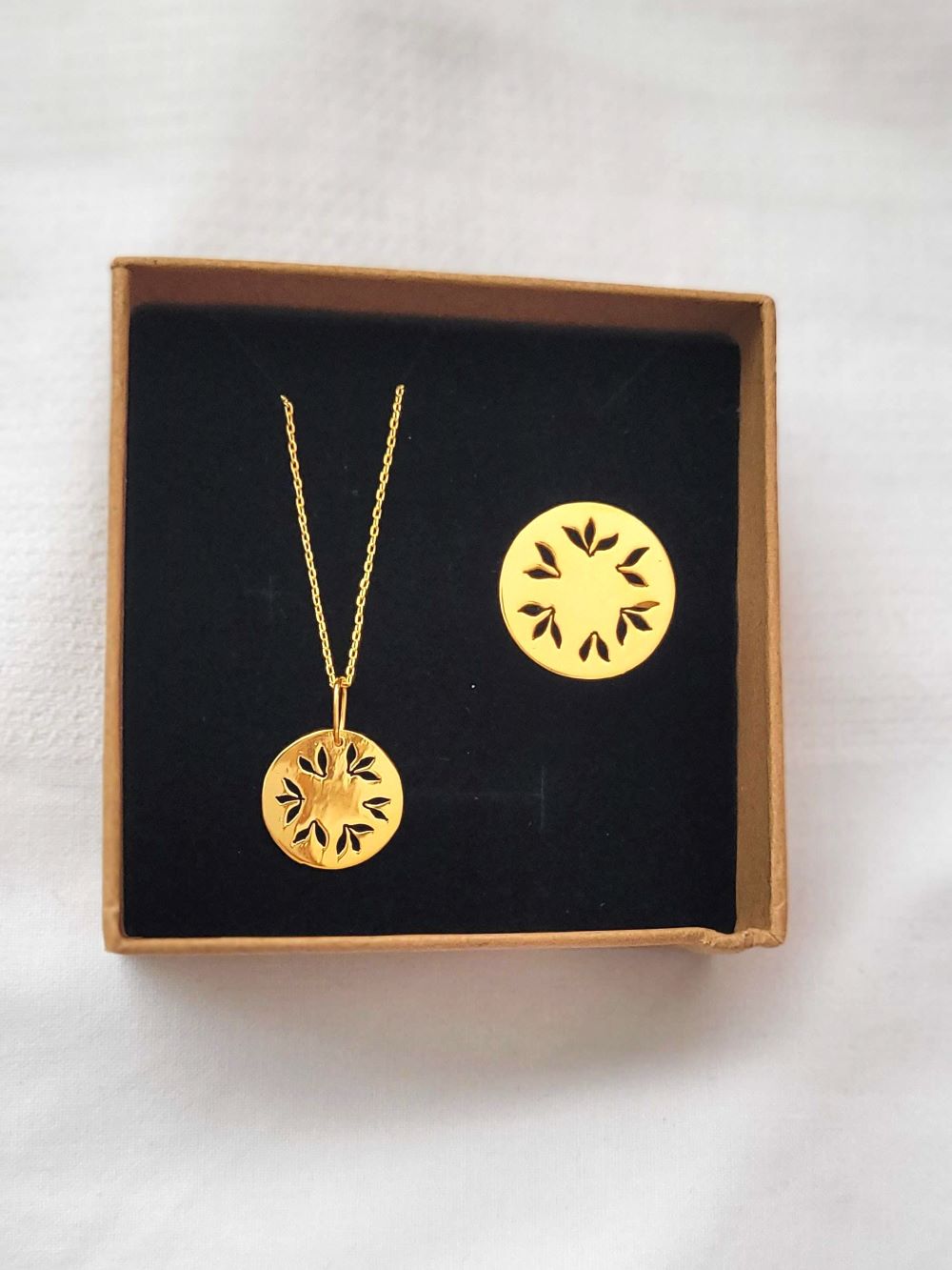 Bijoux fabriqués à la main
